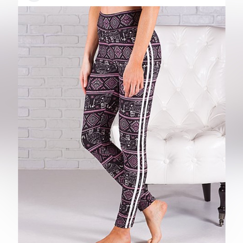 Contagious Black & Pink Ultrasoft Fair Isle Leggings ✨brand new✨only one size
